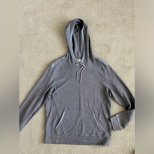 Lightweight Calvin Klein Men’s Pullover